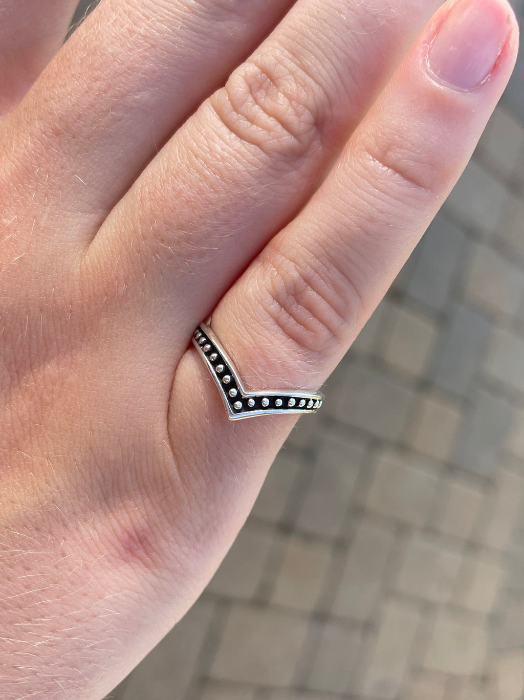 Dot Bead Sterling Silver V-Ring