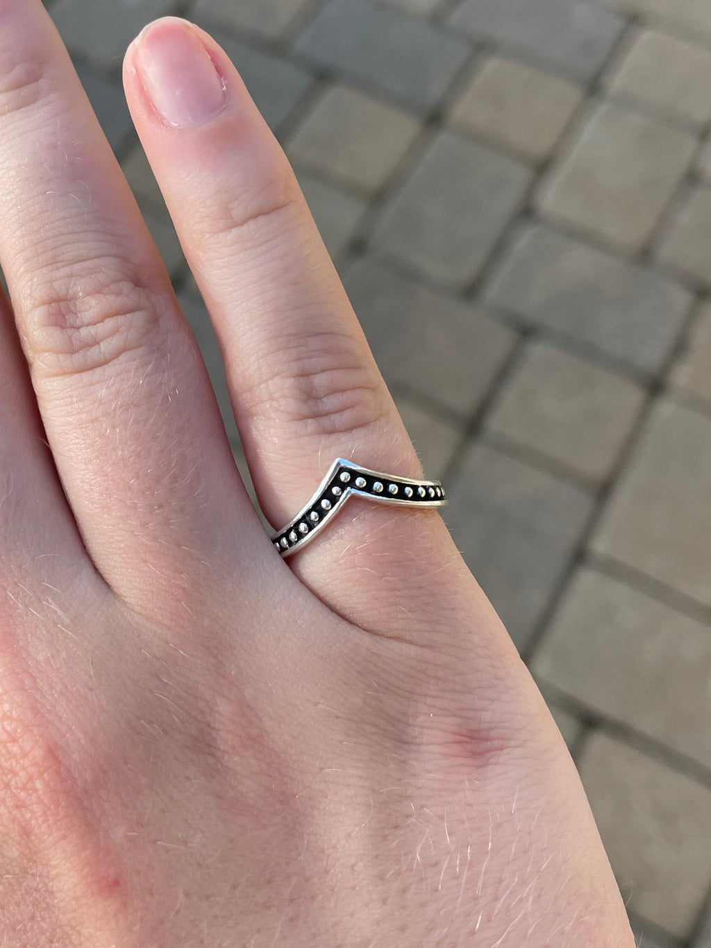 Dot Bead Sterling Silver V-Ring