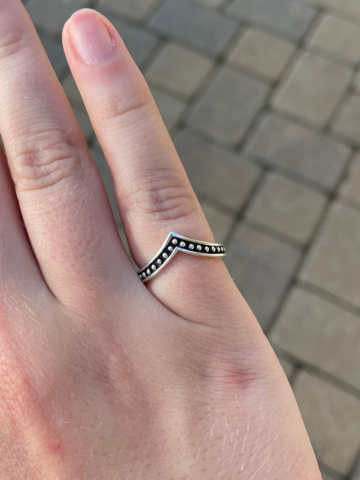 Dot Bead Sterling Silver V-Ring